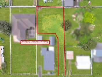 Prime section, great location, no covenants!