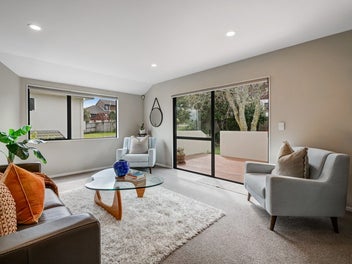 Home & Income Opportunity in Quiet Neighbourhood!