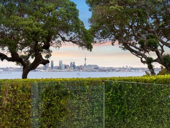 Easy Living - High Spec Masterpiece