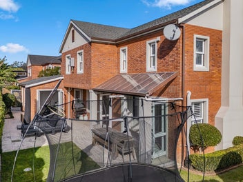 Established Elegance Perfectly Positioned