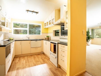 GREAT 3 BEDROOM STARTER IN KARORI