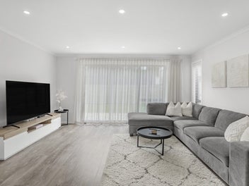 Chic 3-Bed Townhouse in Wallaceville
