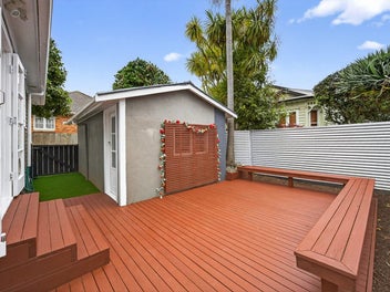 Motivated vendor wants OFFERS TODAY