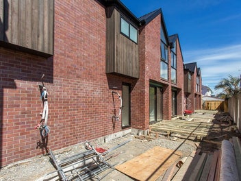 Show-Stopping Urban Style