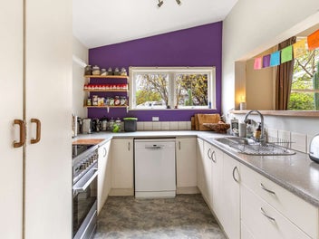 Character Villa on 1,280m² with Sleepout