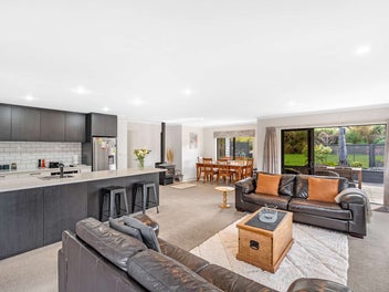 Modern Comfort, Lake Lifestyle