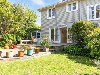 Family Living in Prime Karori Location