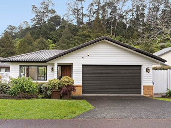 Tranquil Single-Level Living Beside Reserve