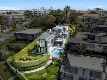 The Bay View House - By Robin O'Donnell