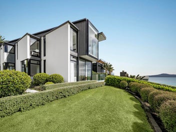 The Bay View House - By Robin O'Donnell