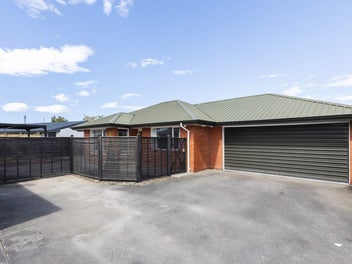 Last week to view, owners are out of here!