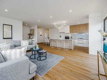 Sanctuary by the Shore: Brand-New Glenbrook Home