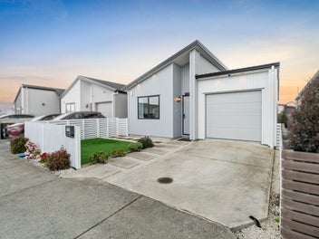 Vendor's Next Chapter in Perth - Act Fast!