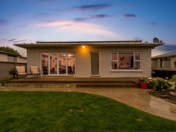 Smart, Sunny, and Move-In Ready!