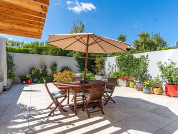 Exceedingly Spacious + Exclusive Courtyard