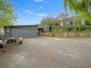 Privacy, Sunshine, Space & Stunning Views