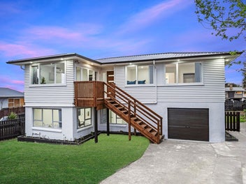 Masterpiece in Te Atatu South - Must Be Sold!