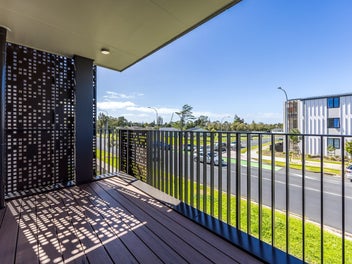 Urgent sell: 1-bed, no-car apartment