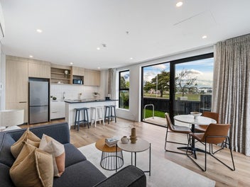 *Best offers due this Wed 12 Nov 12noon!*