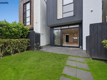 Spacious & Comfortable Family Living in Papakura!