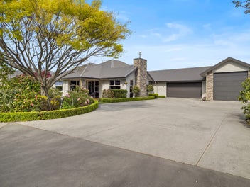 Stunning Home in Allenton.