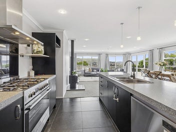SINGLE LEVEL - EXCEPTIONAL LIVING IN AOTEA BEO $1,