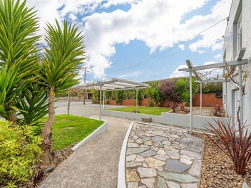 Sunshine, Character & a Dash of Retro...