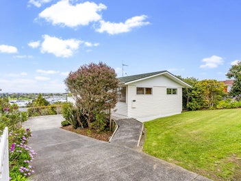 Deceased estate – dual Westlake zone!