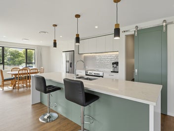 Modern Comfort, Coastal Soul.