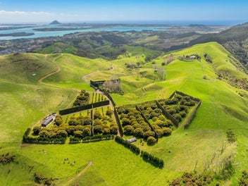 Panoramic perfection above Tauranga