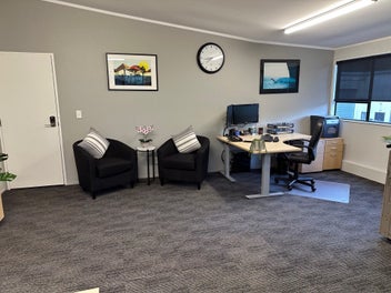 Image 1 of 7