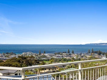 Seaviews and spaciousness in sought after Orewa