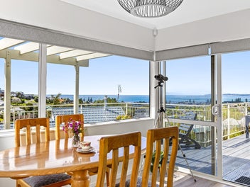 Seaviews and spaciousness in sought after Orewa