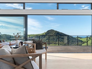 Prestigious Bream Tail Farm – Deadline Sale