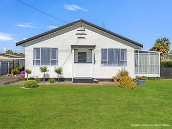 Poolside perfection in Aramoho