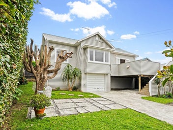 Central, Character and Easy Living