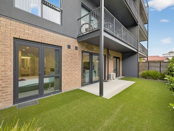 TENANTED INVESTMENT WITH A DOWNTOWN FUTURE