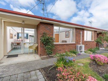 Vacant possession - be in before Christmas