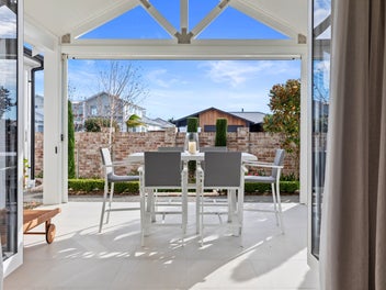 Hamptons elegance in Palm Springs