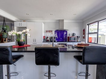 Serious Storage And Solid Style