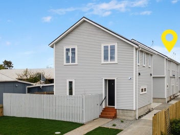 Last On The Block! Perfect Starter or Investment