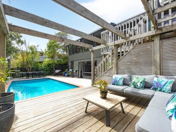 Close To School With A Pool