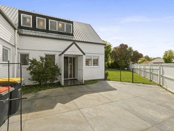 Spacious Family Living in a Peaceful Location
