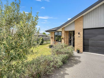 Gardener's Delight with Park Views