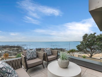 Resort-like beachfront dream