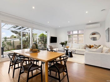 Beautifully Presented Bungalow near Cornwall Park