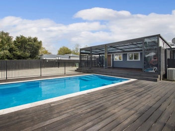 Renovated, Spacious and Ready for Summer