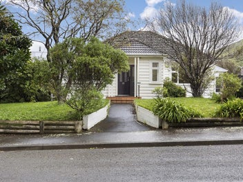 SUN, CHARACTER & KARORI CONVENIENCE