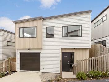 Modern Standalone Living in Auckland Central