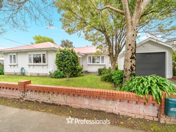 Home and Income in the Heart of it all!